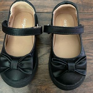 Cat and Jack. Black toddler shoes. Size 5